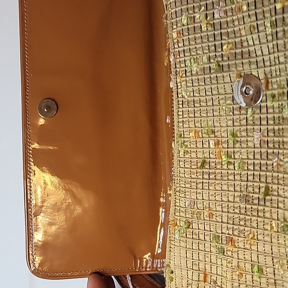 Tess Loriani Milano Envelope Style Shoulder Bag- Tan and Brown Floral? - Picture 9 of 10